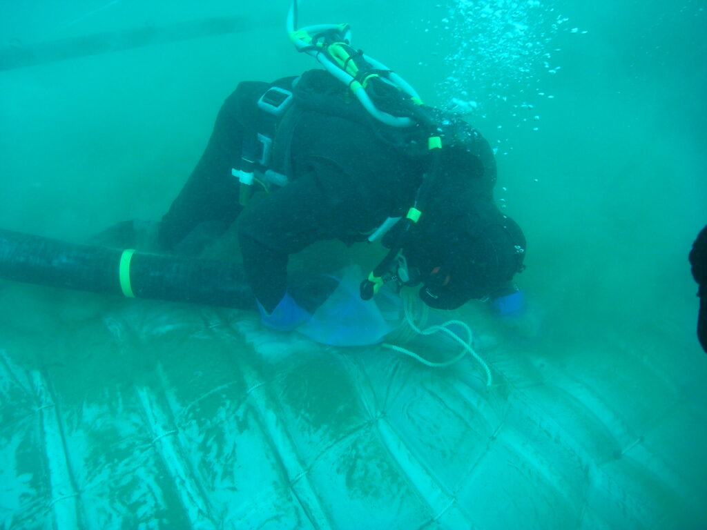 布製型枠の水中施工
